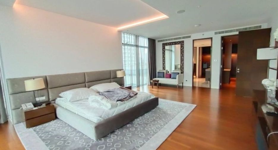 Condo en alquiler y en venta de 4 habitaciones en Pathum Wan, Bangkok