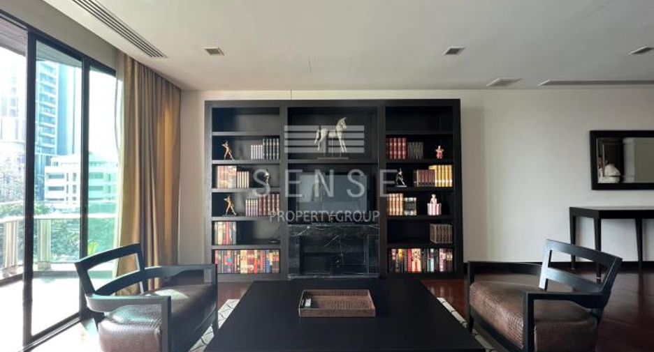 For rent 2 bedrooms condo in Watthana, Bangkok