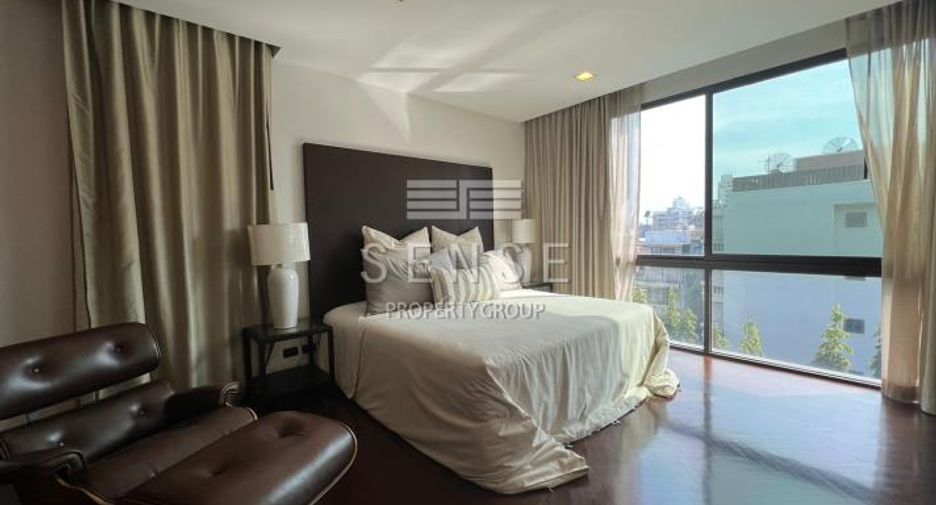 For rent 2 bedrooms condo in Watthana, Bangkok
