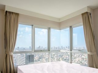 For rent 3 bed condo in Huai Khwang, Bangkok