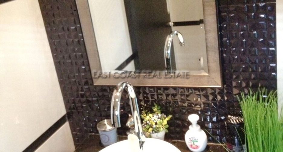 Продажа 2 спальни дом в Саттахип, Чонбури