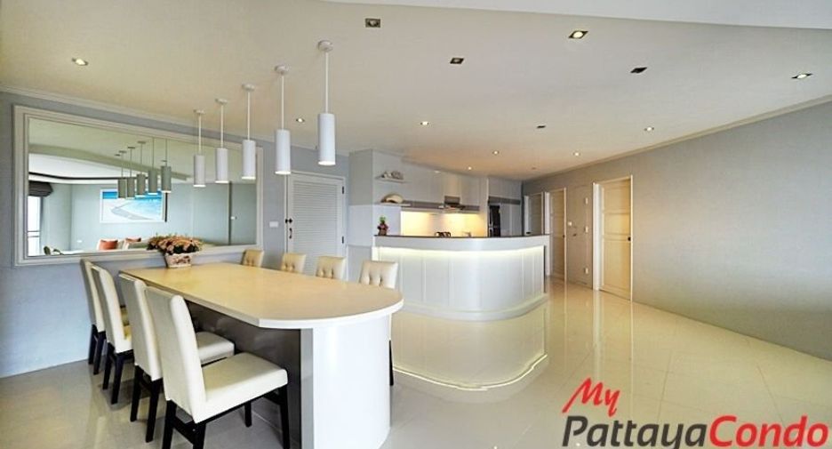 For rent 3 bedrooms condo in Bang Lamung, Chonburi