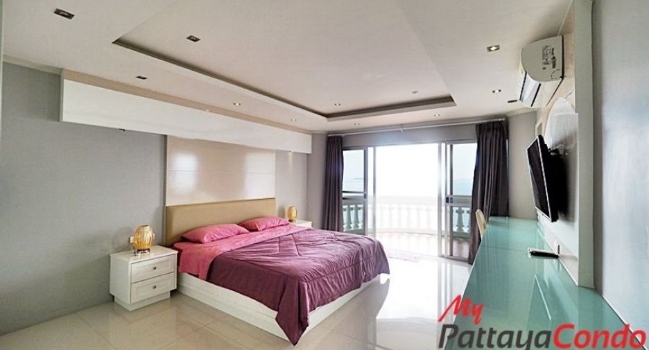 For rent 3 bedrooms condo in Bang Lamung, Chonburi