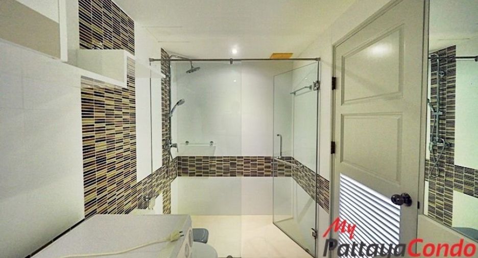 For rent 3 bedrooms condo in Bang Lamung, Chonburi