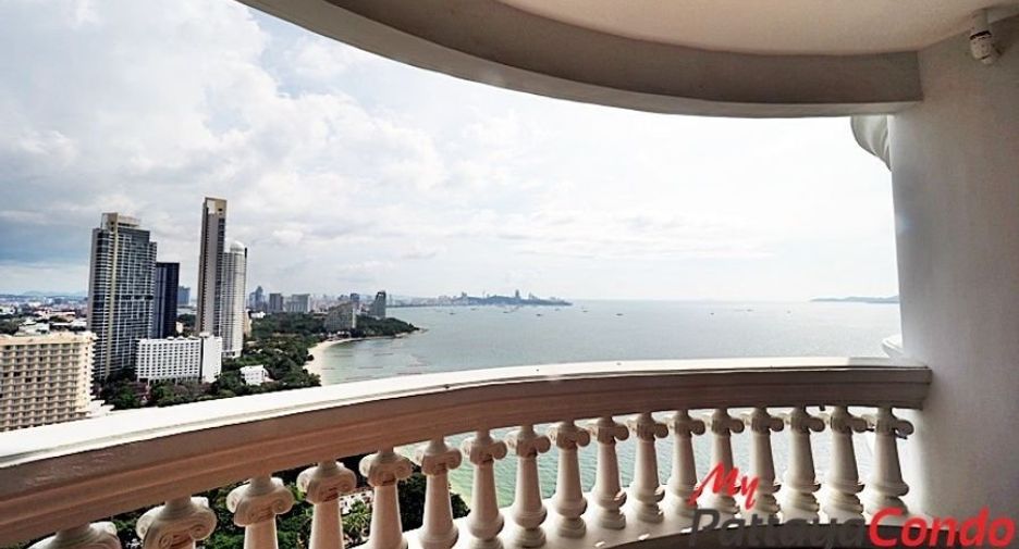 For rent 3 bedrooms condo in Bang Lamung, Chonburi