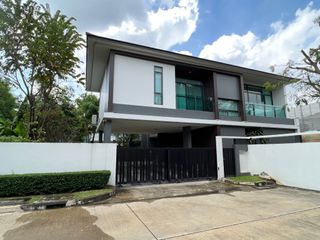 For rent そして for sale 3 Beds house in Bang Kapi, Bangkok