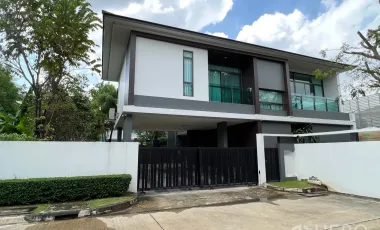 For rent and for sale 3 bedrooms house in Bang Kapi, Bangkok