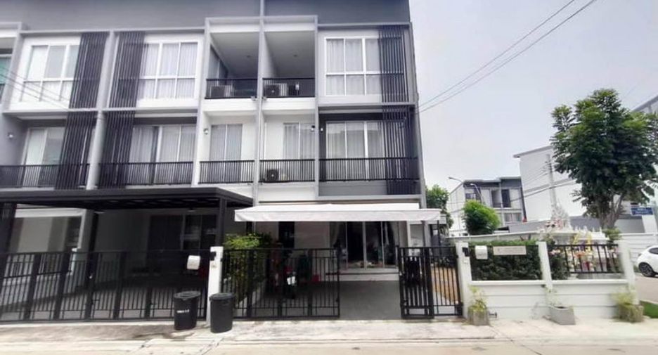 For sale and for rent 4 bed office in Khlong Sam Wa, Bangkok
