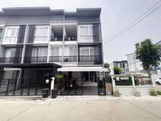 For sale and for rent 4 bed office in Khlong Sam Wa, Bangkok