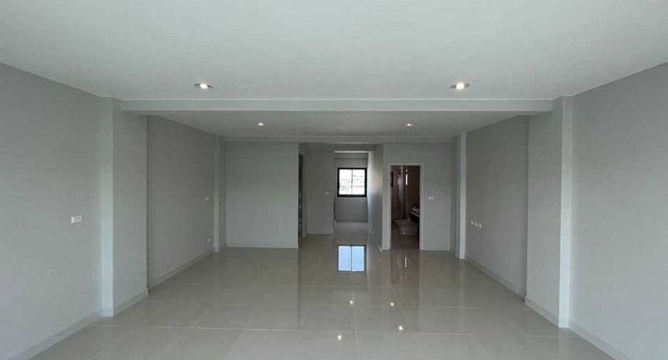 For rent 4 bed office in Suan Luang, Bangkok