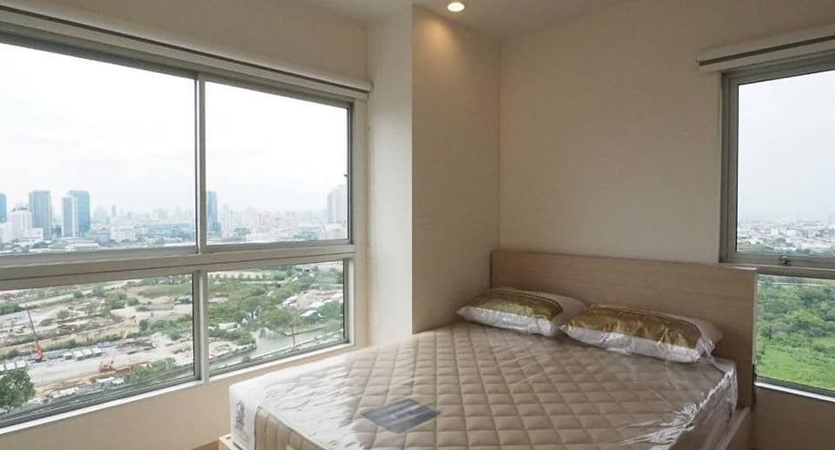 For rent 2 bed condo in Huai Khwang, Bangkok