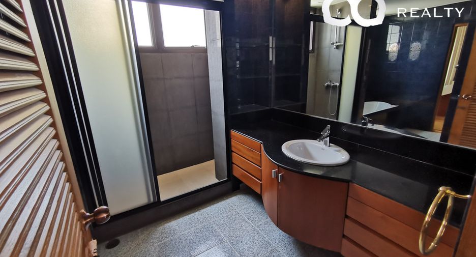 Wohnung zur Miete mit 3 Zimmer in Watthana, Bangkok