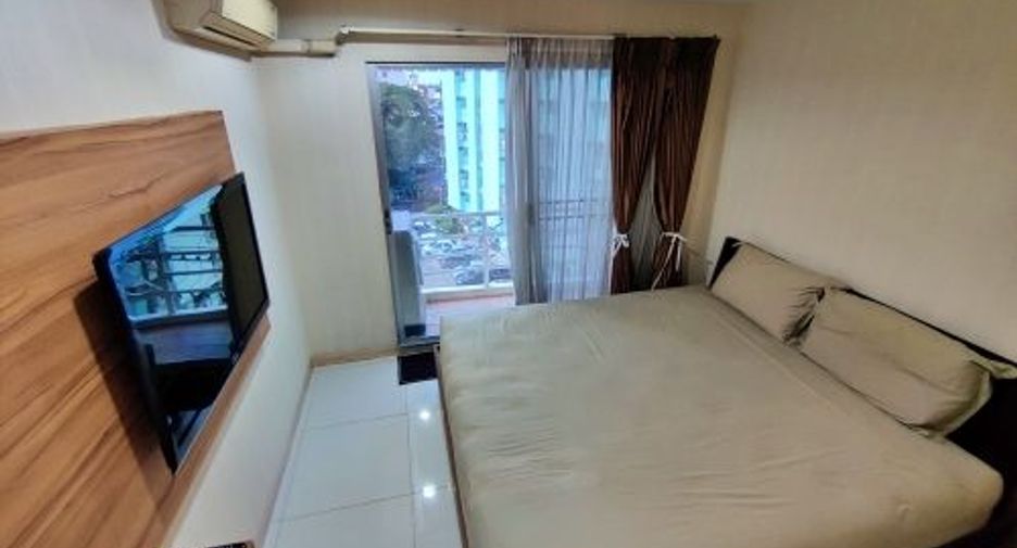 For sale 2 bed condo in Wang Thonglang, Bangkok
