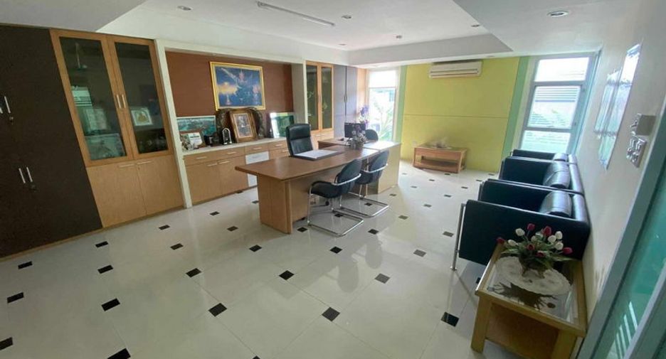 For sale 1 bed office in Bang Kapi, Bangkok
