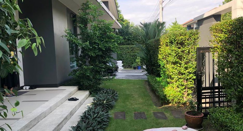 For sale and for rent 4 bed house in Bang Kapi, Bangkok