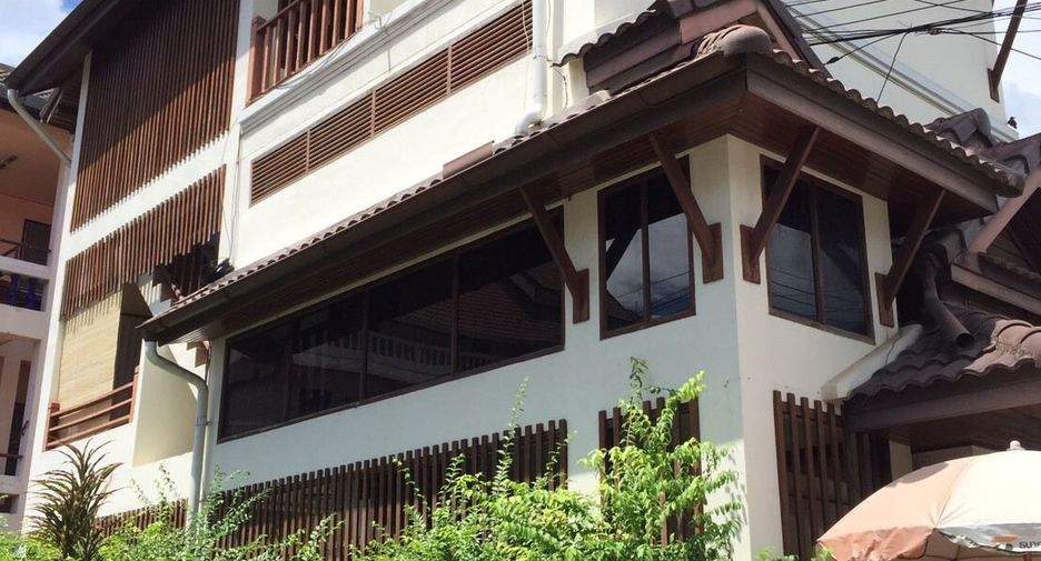 For sale 3 bed apartment in Mueang Chiang Mai, Chiang Mai