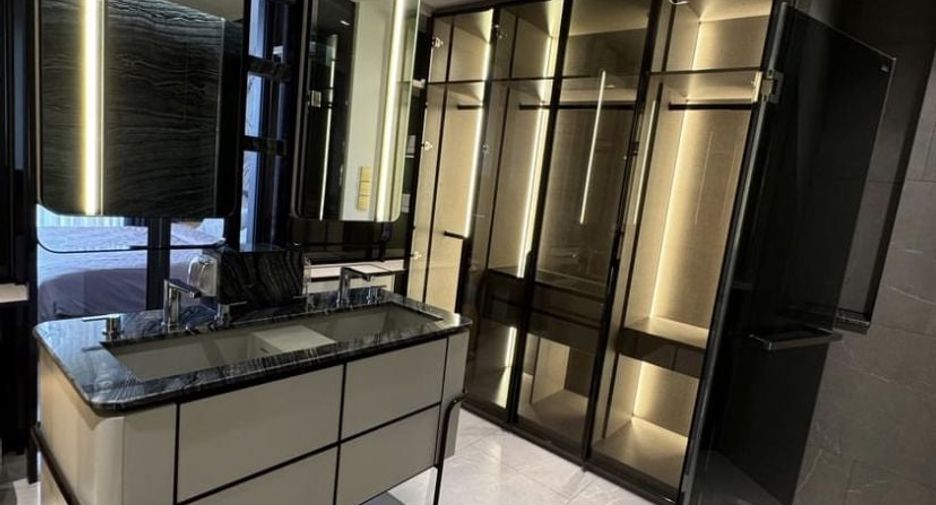 For rent 2 bed condo in Watthana, Bangkok