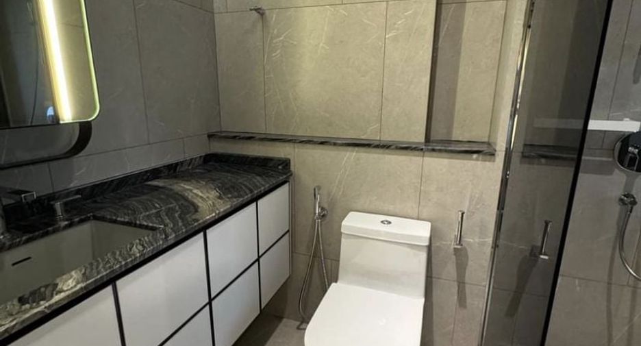 For rent 2 bed condo in Watthana, Bangkok