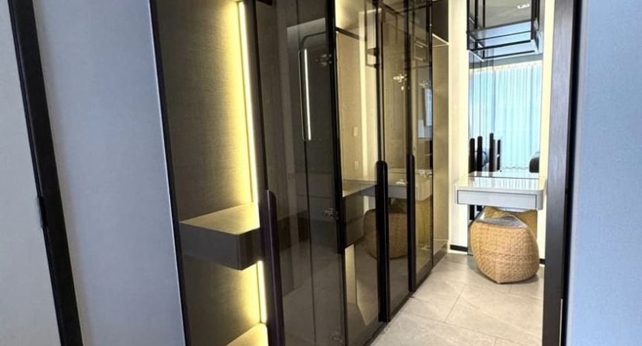 For rent 2 bed condo in Watthana, Bangkok
