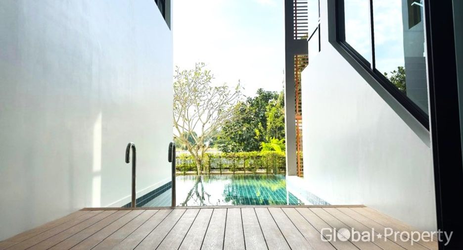 For sale 4 bedrooms house in Sattahip, Chonburi