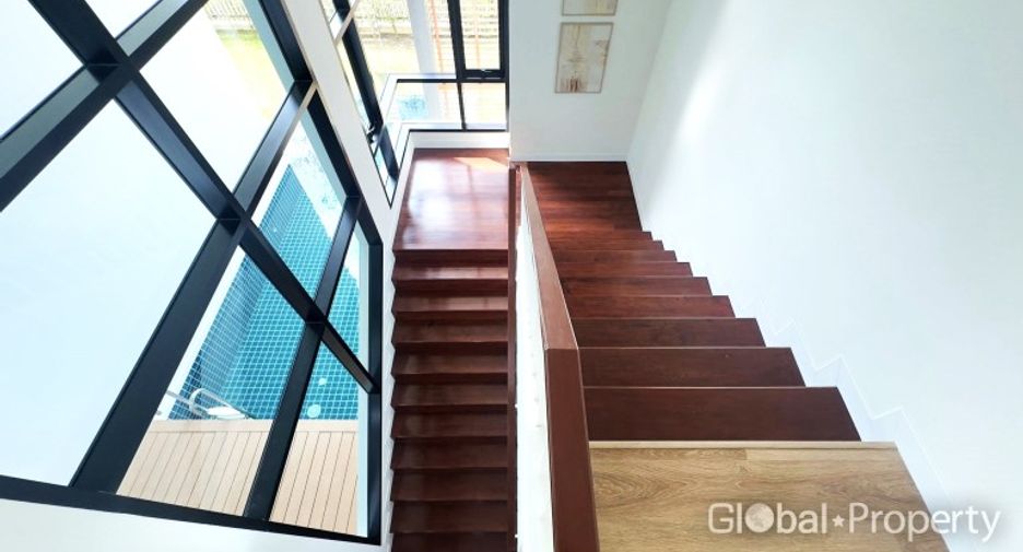 For sale 4 bedrooms house in Sattahip, Chonburi