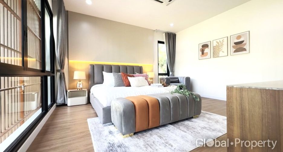 For sale 4 bedrooms house in Sattahip, Chonburi
