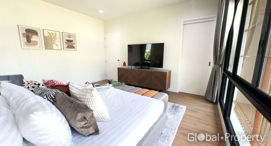 For sale 4 bedrooms house in Sattahip, Chonburi