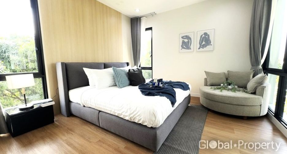 For sale 4 bedrooms house in Sattahip, Chonburi