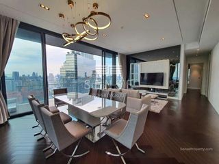 For rent 3 ベッドルーム condo in Khlong Toei, Bangkok