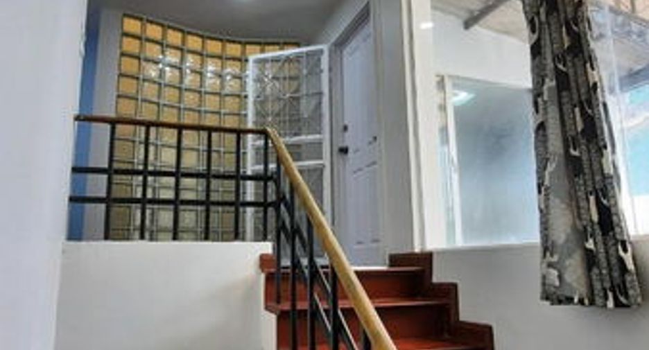 For sale and for rent 5 bed townhouse in Suan Luang, Bangkok