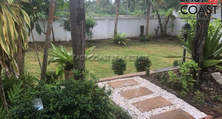 For sale and for rent 4 bedrooms house in Sattahip, Chonburi