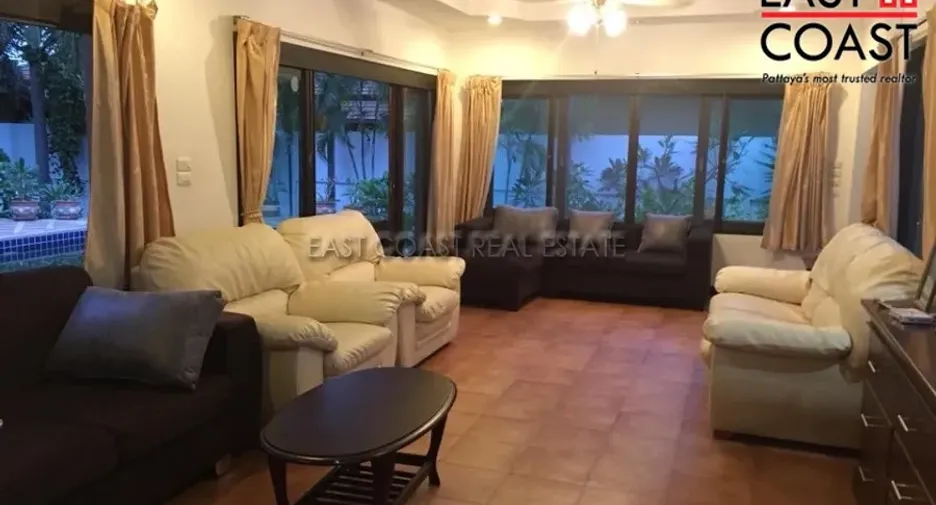 Casa en alquiler y en venta de 4 habitaciones en Bang Saray, Pattaya
