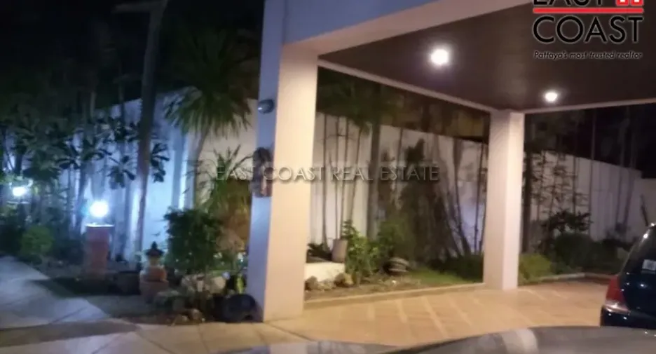 Casa en alquiler y en venta de 4 habitaciones en Bang Saray, Pattaya