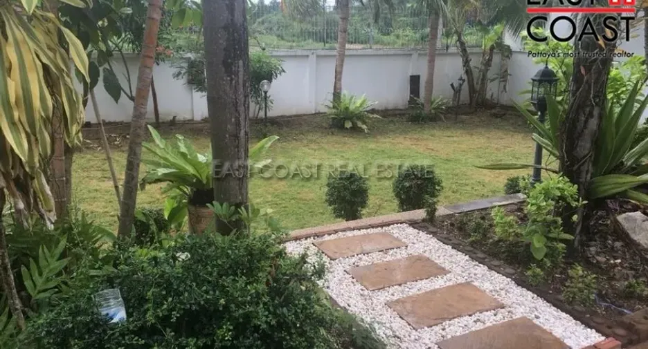 Casa en alquiler y en venta de 4 habitaciones en Bang Saray, Pattaya