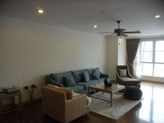 For rent 3 bed apartment in Khlong Toei, Bangkok