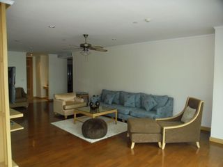 For rent 3 bed apartment in Khlong Toei, Bangkok