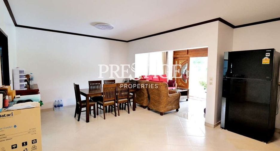 For sale 4 bedrooms house in Sattahip, Chonburi
