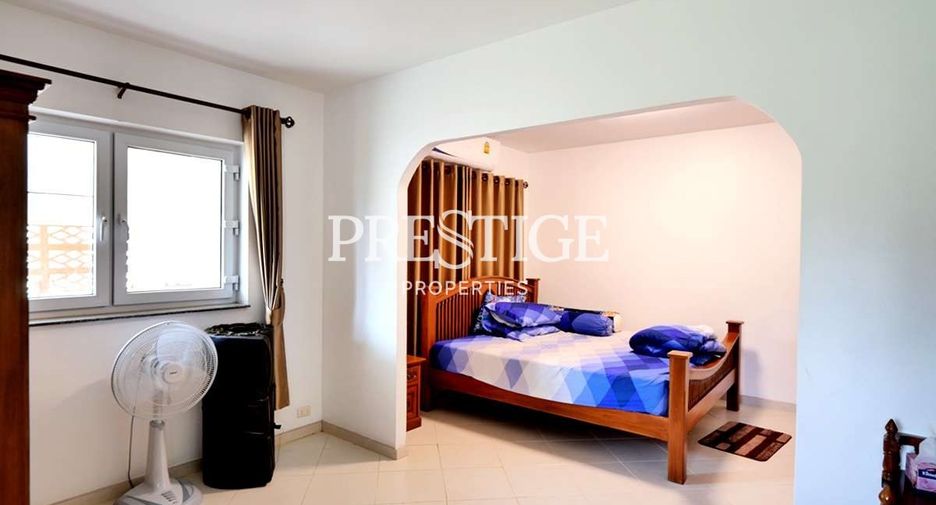 For sale 4 bedrooms house in Sattahip, Chonburi