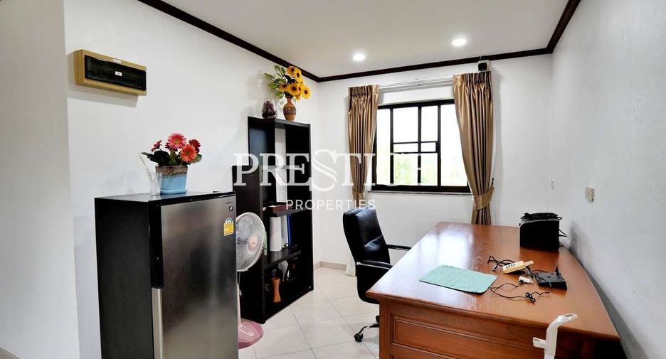 For sale 4 bedrooms house in Sattahip, Chonburi