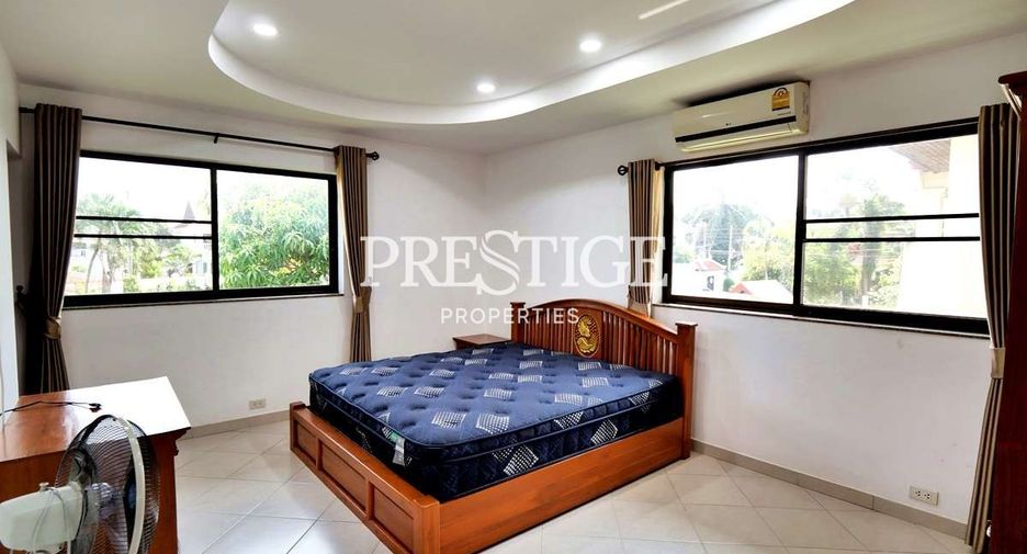 For sale 4 bedrooms house in Sattahip, Chonburi