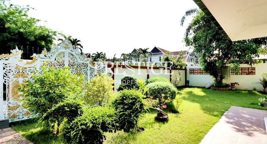 For sale 4 bedrooms house in Sattahip, Chonburi