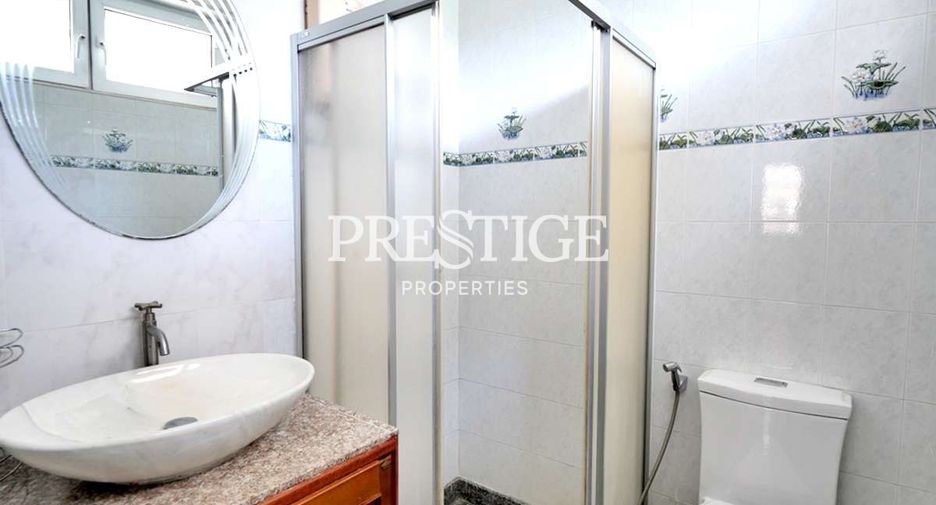For sale 4 bedrooms house in Sattahip, Chonburi