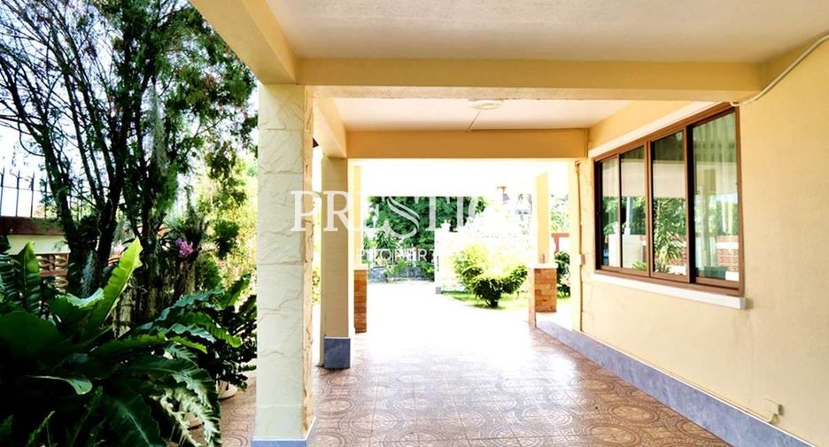 For sale 4 bedrooms house in Sattahip, Chonburi