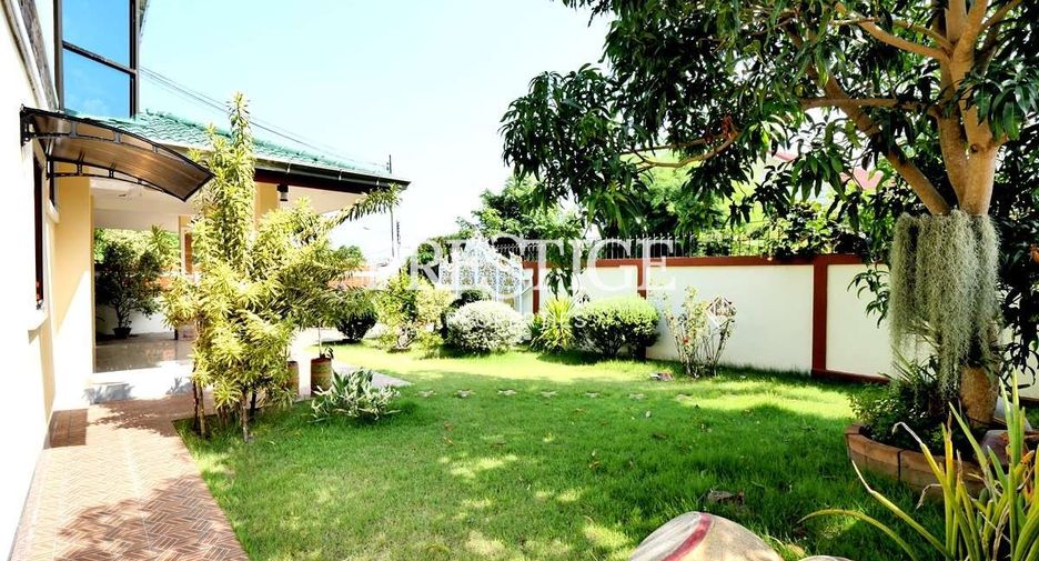 For sale 4 bedrooms house in Sattahip, Chonburi