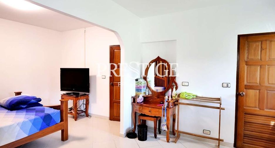 For sale 4 bedrooms house in Sattahip, Chonburi
