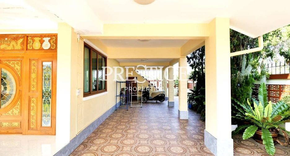 For sale 4 bedrooms house in Sattahip, Chonburi