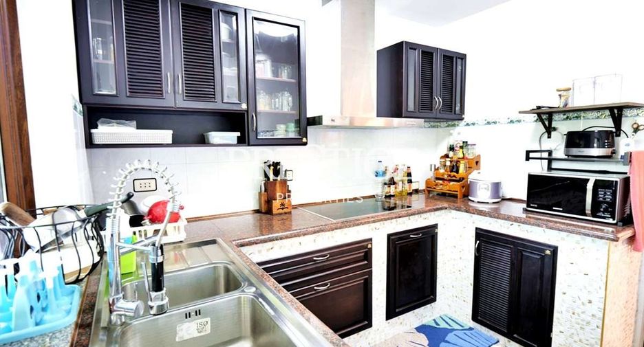 For sale 4 bedrooms house in Sattahip, Chonburi