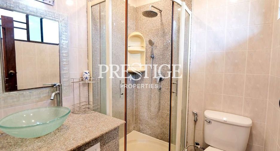 For sale 4 bedrooms house in Sattahip, Chonburi