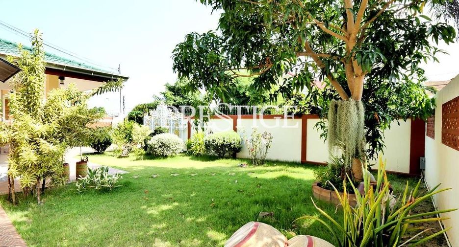 For sale 4 bedrooms house in Sattahip, Chonburi