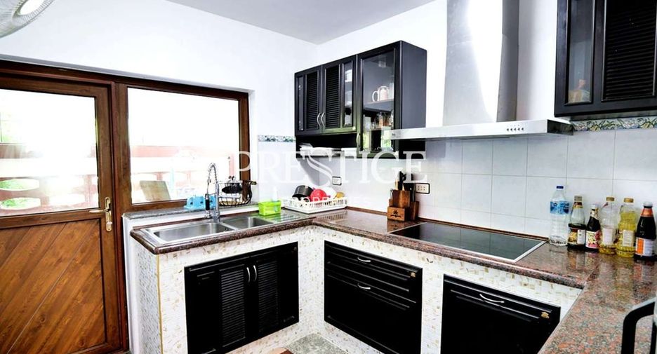 For sale 4 bedrooms house in Sattahip, Chonburi